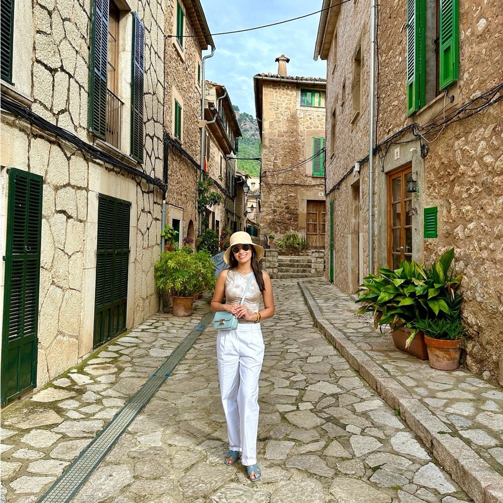 Meet your Posher, Michele